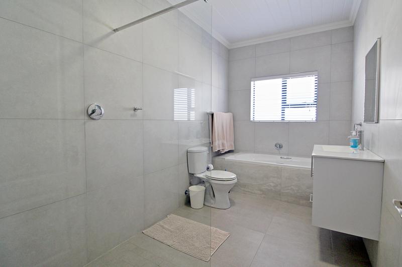 3 Bedroom Property for Sale in Reebok Western Cape